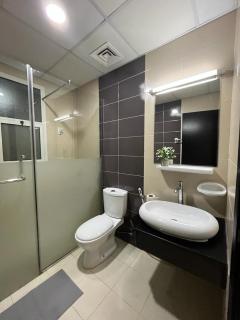 Elegant stay at marina Dubai - Dubai - 9