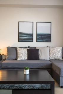 Bright & Elegant 2BD Apt w/ View - Atene - 2