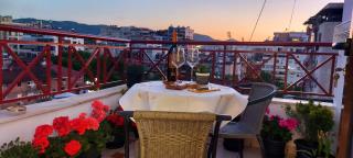 Cozy apartment in the heart of Bllok - Tirana - 5