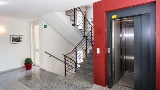 Villa a cappella by Altmann - 2