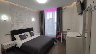 Rybalsky Studio Apartment Podil - Dnipro View - Kiev - 2