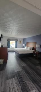 Royal Inn & Suites - Akron - 4