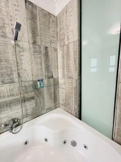 Stay In Carlazo - Unlimited WiFi, Solar backup - Roodepoort - 2