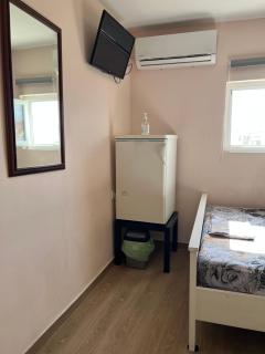 Private Rooms with a Beautiful Veranda - Iráclio - 2