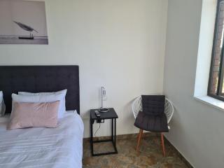 Capri Beach Holiday home - Amanzimtoti - 4