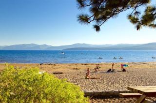 Private Ski, Lake & Golf Chalet! Walk to Lake - Tahoe Vista - 9