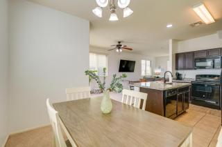 Welcoming Phoenix Home with Community Amenities! - 8