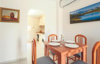 Stunning Apartment In Torrevieja - Torrevieja - 6