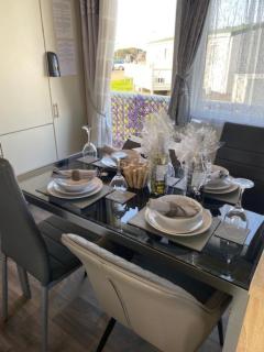 Beautiful Spacious Holiday Home - Romney Sands - 5