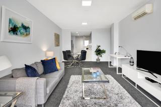 North Sydney Large Two Bedroom MIL2252402 - Sydney - 0