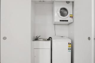 North Sydney Large Two Bedroom MIL2302 - 1