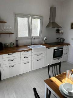 Newly refurbished, coastal apartment- Barbati - Barbati - 5
