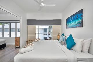 Oceanfront Penthouse Apartment Beach Club Palm Cove - Palm Cove - 1
