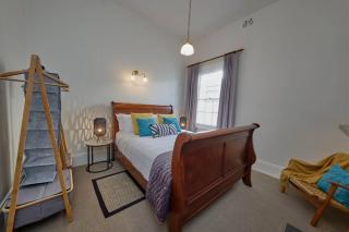 Short Walk to The Parade and Norwood Oval - 7