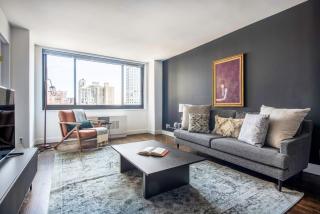 UES 2BR w Gym Doorman Balcony Stunning Roof NYC-502 - New York - 0