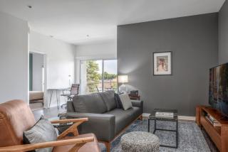 2BR w Gym Pool in central Hollywood nr WeHo LAX-67 - 0