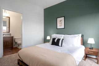 2BR w Gym Pool in central Hollywood nr WeHo LAX-67 - 1