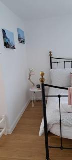 Lauriston Stay - Birch - 3