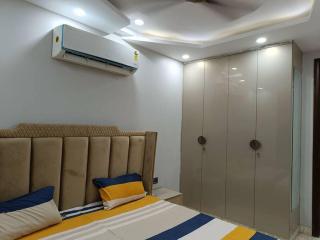 BnBBuddy Glamorous 3 BHK Homestay in West Delhi - 6