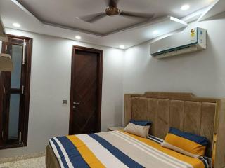 BnBBuddy Glamorous 3 BHK Homestay in West Delhi - 3