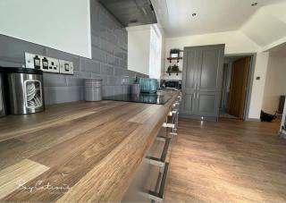 Stylish Brixham home, sleeps 7, parking & garden - Brixham - 1