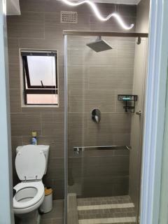 Posh 3 bedroomed guesthouse in Hillside with pool - 2039 - Bulawayo - 1
