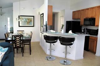 Ideal for Families & Couples - Lake View - South Facing Pool & Spa - Game Room - Providence Golf Community - Access to Resort Amenities - Davenport - 5