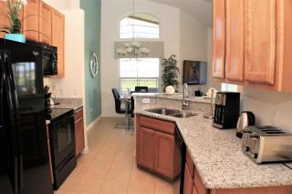 Ideal for Families & Couples - Lake View - South Facing Pool & Spa - Game Room - Providence Golf Community - Access to Resort Amenities - Davenport - 2