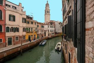 Cà dei Dalmati - the Blue Canal View - Venice - 1
