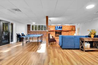 Cozy Retreat near Paris Mtn State Park Sleeps 12 - 7