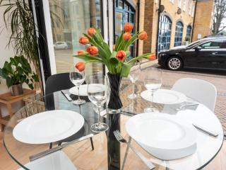 Modern Luxury 1 Bedroom Spacious Flat - Pass the Keys - 0