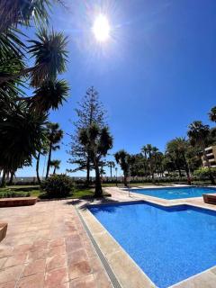 First Line Rosa Nautica Pool - La Herradura - 3