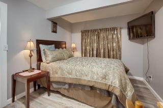 Sunny Willis Escape with Deck and Lake Access! - 1