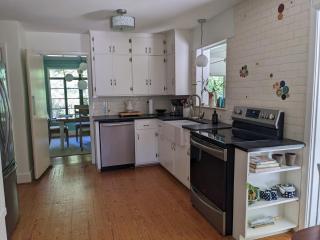 Art Lover's Retreat - Stunning 2br - Durham - 4