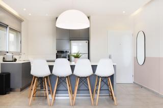 Modern 3-BR near Beach Club by HolyGuest - Tel Aviv - 1