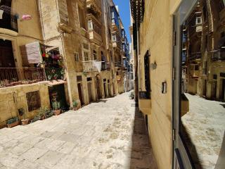 Salt 54 by Savynomad Harbour Residences Valletta - Valletta - 8