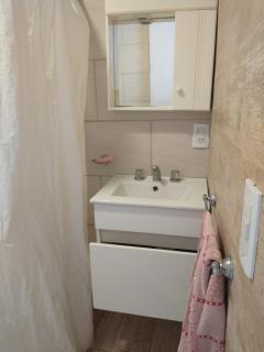 A 3 cuadras de la estación de tren MDQ!! Departamento muy luminoso!! - 1