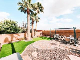 Luxury Pool Home! Amazing Back Yard Oasis - Avondale - 9