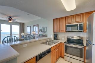 Gulf Coast Getaway with Balcony and Resort Amenities! - Panama City Beach - 2