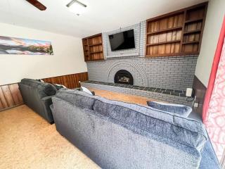 4 King beds/6Bdrm & 3Ba/Your Ideal Family Getaway - 2