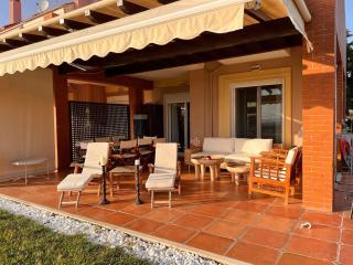 The Absolute Beachfront Villa - Metókhion Konstamonítou - 2