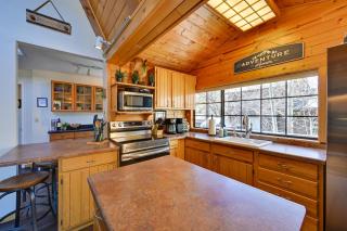 A-Frame Munds Park Retreat 35 Miles to Snowbowl - 4