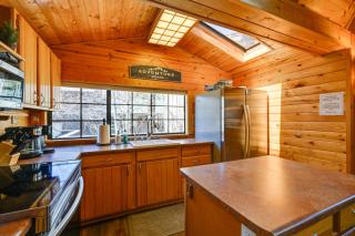 A-Frame Munds Park Retreat 35 Miles to Snowbowl - 3