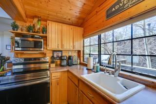 A-Frame Munds Park Retreat 35 Miles to Snowbowl - 2