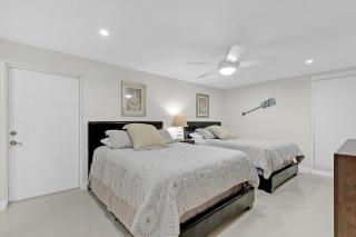 1st Floor Beachfront Resort Condo, Heated Pool, Jacuzzi, Tennis & Beach Access - 1