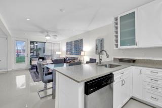 1st Floor Condo w Beautiful Resort Grounds! Heated Pools Hot Tub Tennis Courts - South Padre Island - 9
