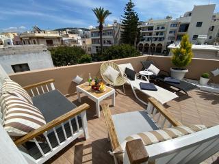 Residenza Rithymna Centro with a private roof terrace and hot tub - 8