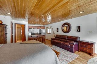 Hot Tub Access Studio 2 Mi to Taos Ski Resort - Taos Ski Valley - 4