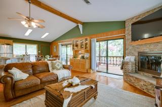 Waterfront Huntsville Home w/ Private Dock & Spa - 5
