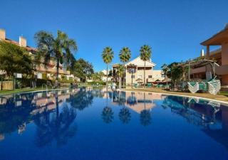 Stunning modern holiday Home Los Jardines de Santa Maria Golf, Elviria, Marbella - 7